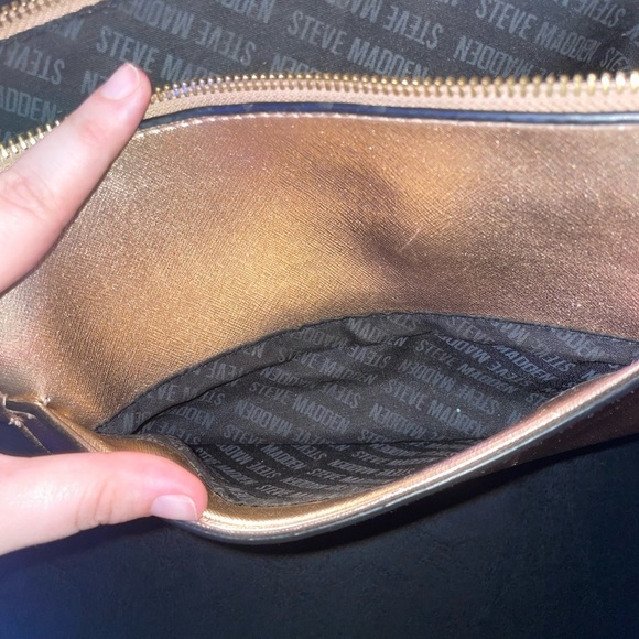 Steve Madden Metallic Rose Gold Crossbody Bag - Picture 9 of 11